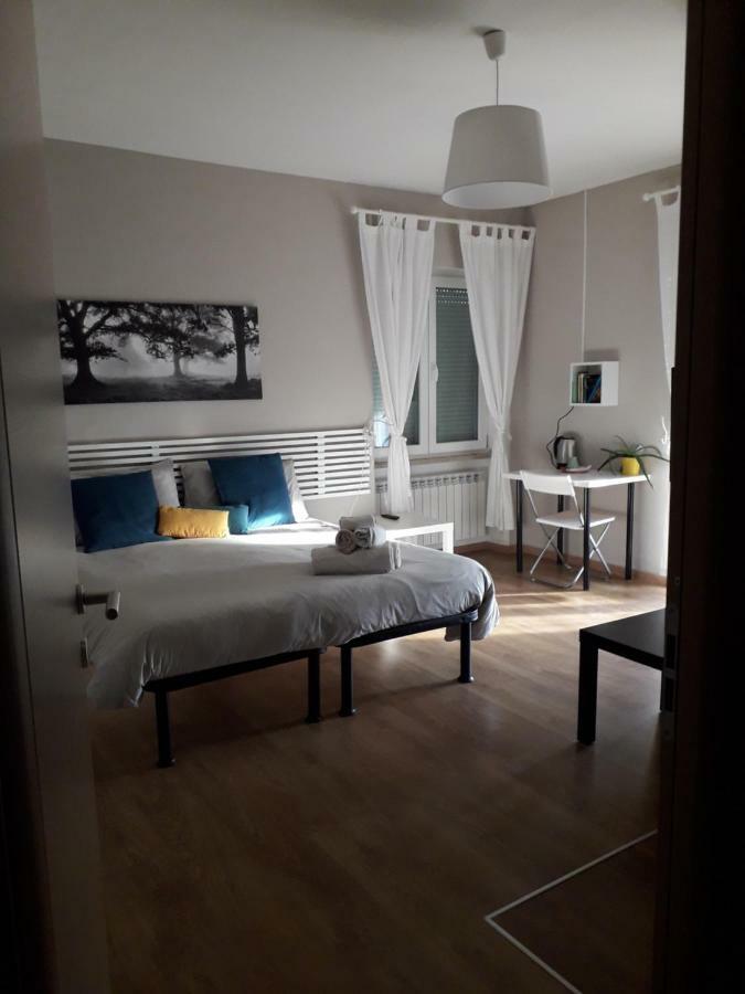 Bed and Breakfast Le Stanze Di Adele LʼAquila Exterior foto